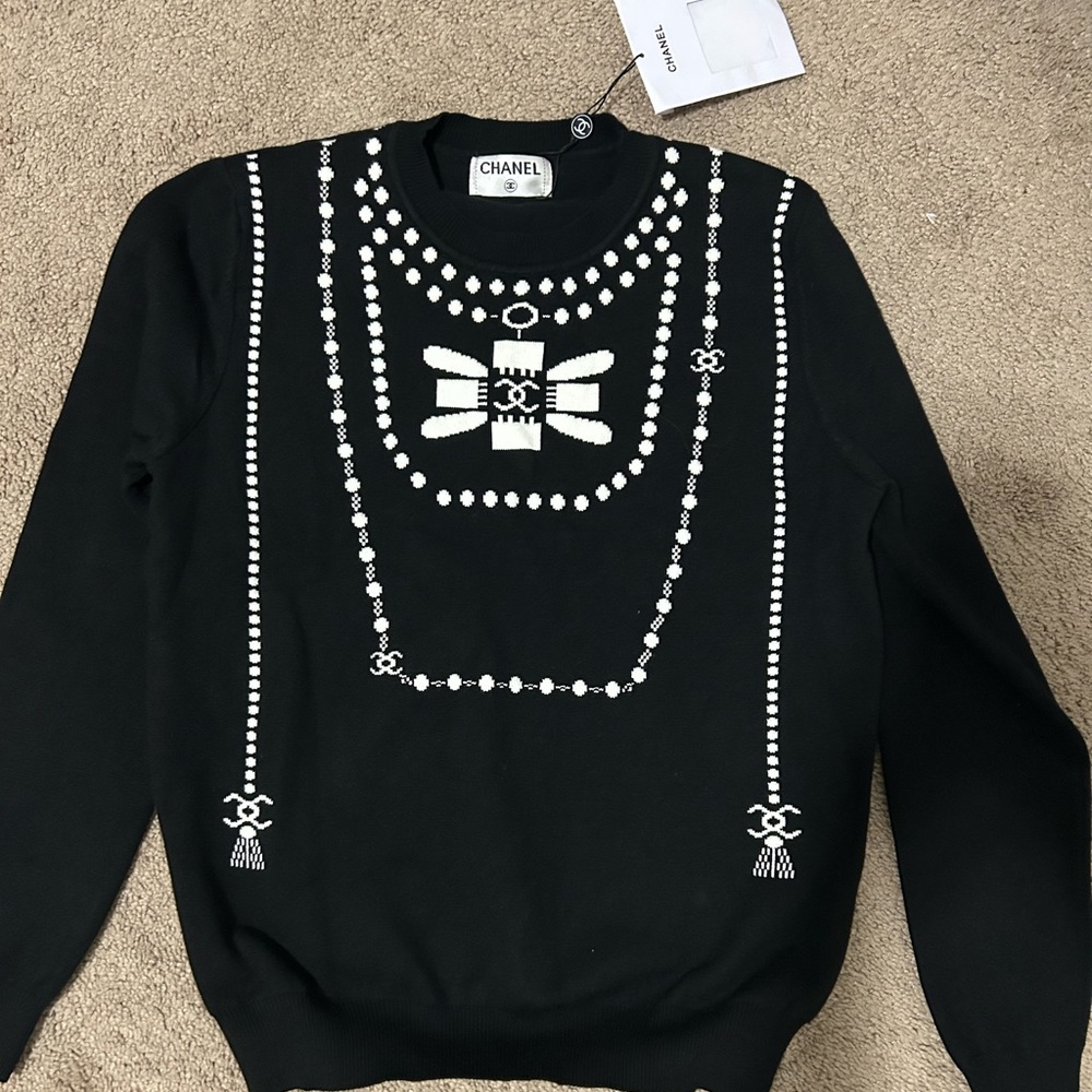 Chanel sweater from 2020 pre-fall collection by Virginie Viard